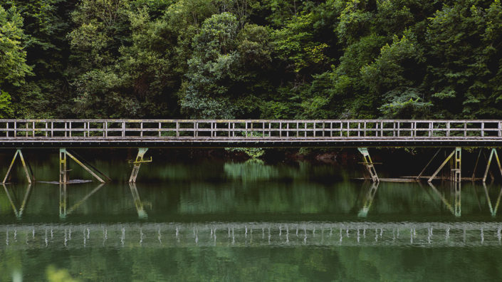 puente en embalse en quirós asturias